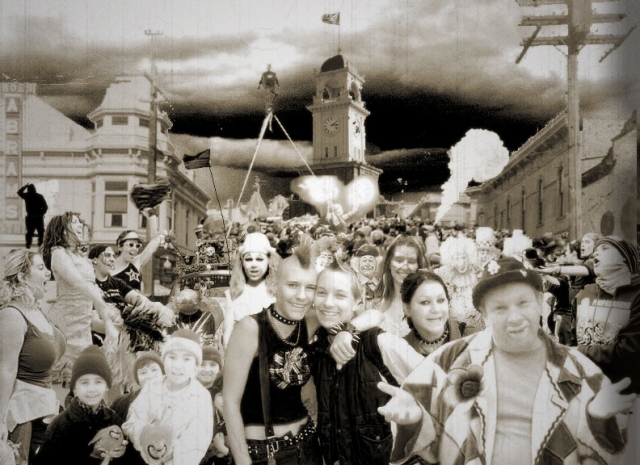 640_santa-cruz-parade-antique.jpg